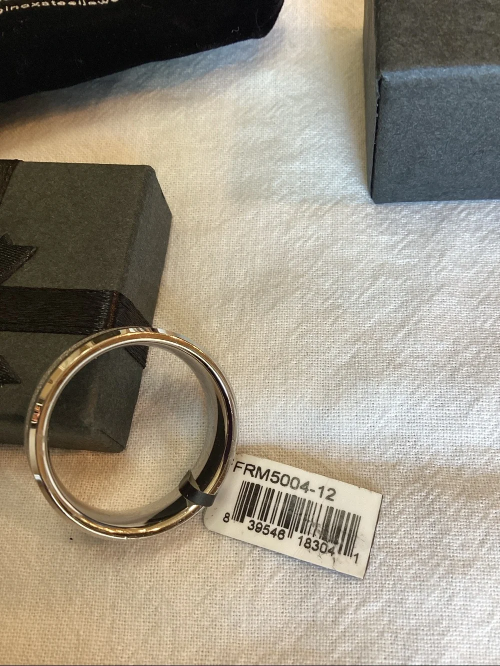 BNWT Inox Men’s Crystal Stainless Steel Ring